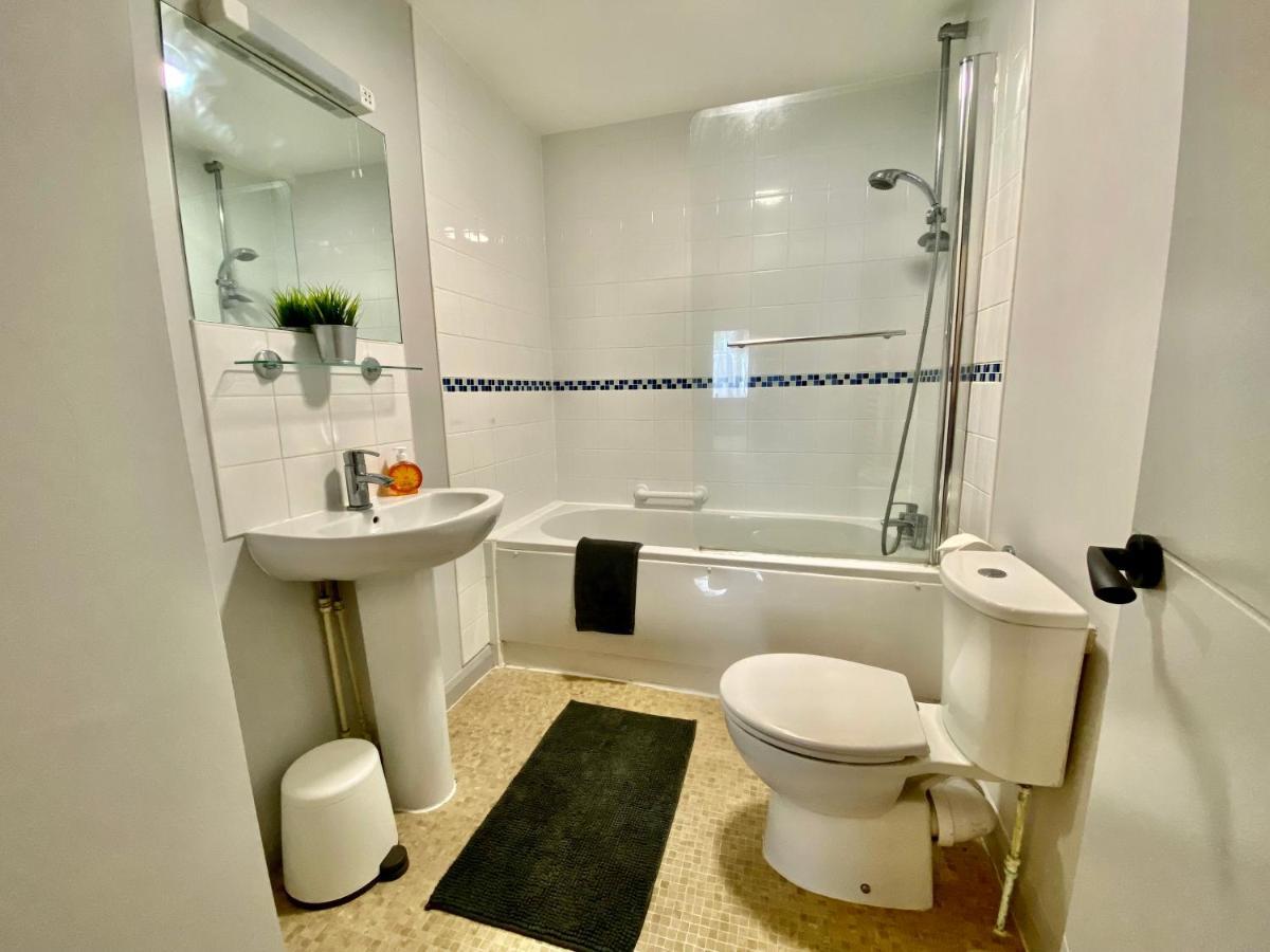 Seaside Haven: Beachfront With Modern Comforts Apartment Bournemouth